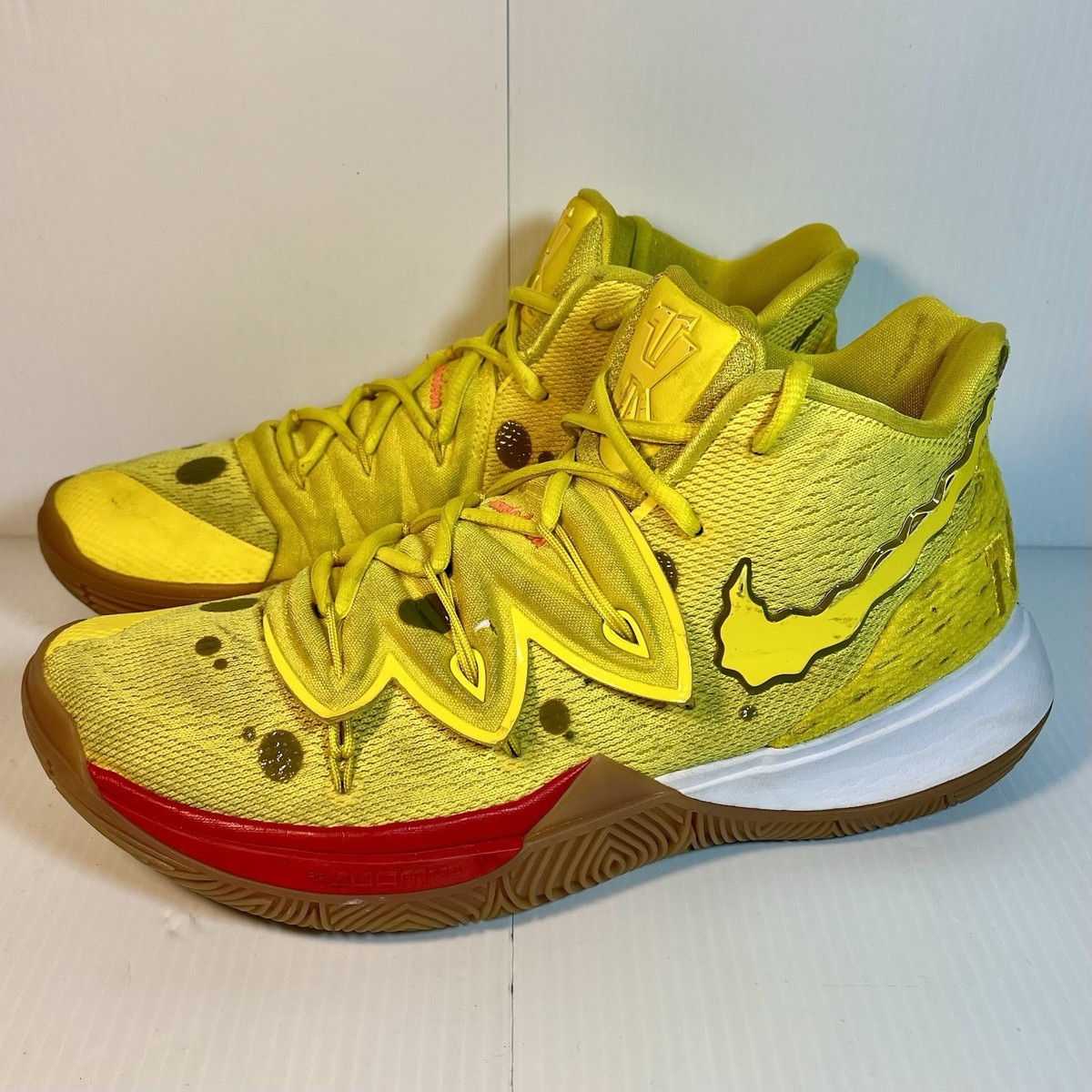 Nike Kyrie 5 SpongeBob SquarePants X Size 9 US Men's Basketball