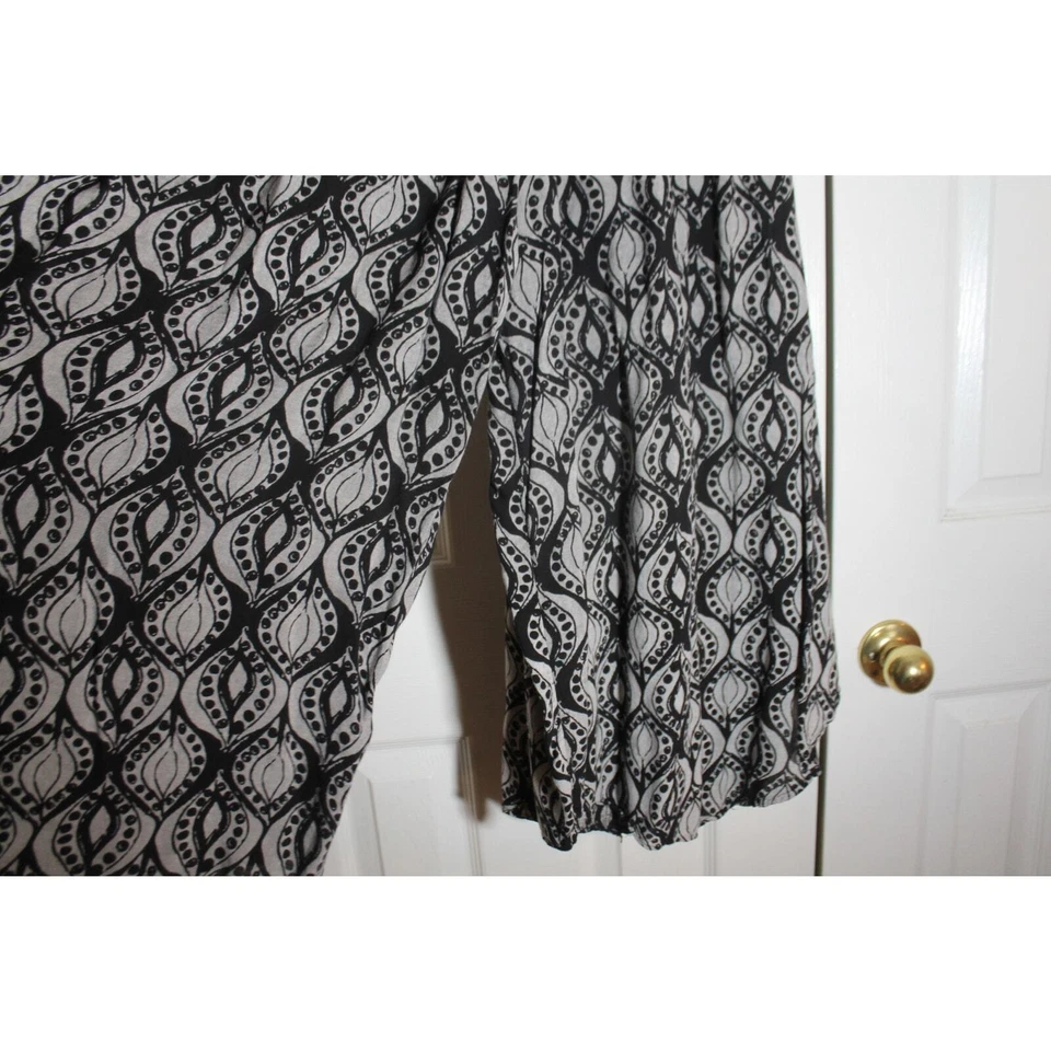 Pantalones cortos de pierna ancha con estampado blanco y negro Sacred Threads talla M Foto 2 de 4