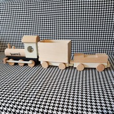 UNUSED Wooden Toy Train Set, Detachable Locomotive Cargo Cars, Montessori Toy