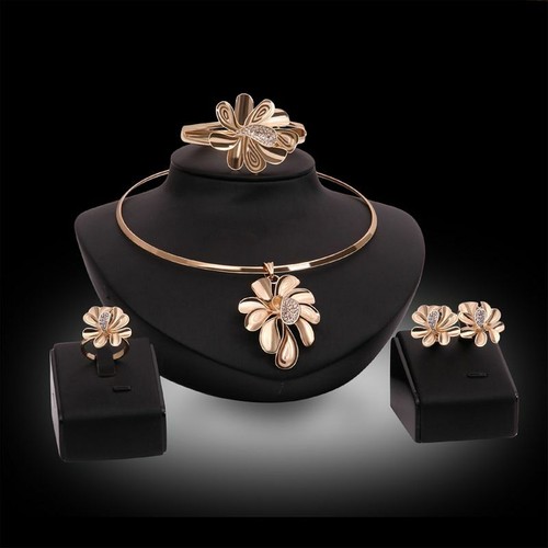 18k Gold Plated Flower Jewelry Set with Clear CZ - Picture 2 of 2