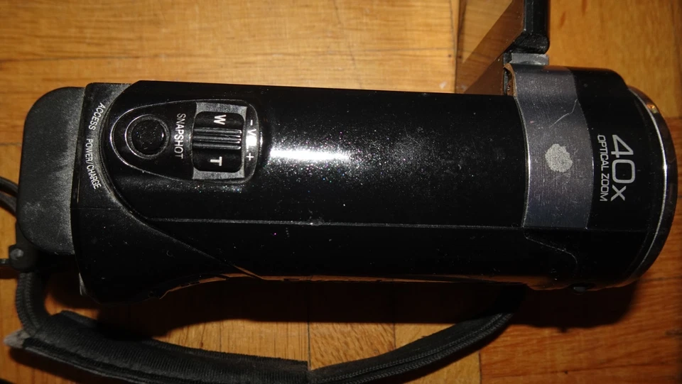 JVC HD camcorder Dual SD CARD 40x zoom GZ-HM440BBK UK Stecker Touch screen - Bild 3 von 4