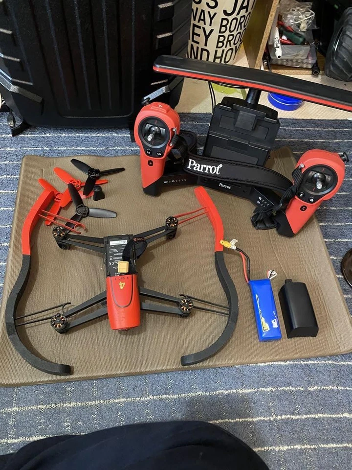 Parrot Drone Damaged For Parts Or Repair As Is No Returns - Image 2 of 4