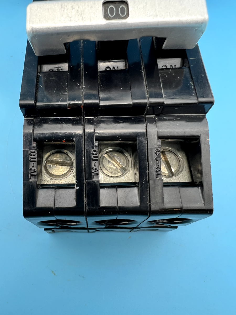 Zinsco 100 Amp 3 Pole Q2430 Circuit Breaker GTE Sylvania Zinsco 100 Amp 3 Pole Q2430 Circuit Breaker GTE Sylvania