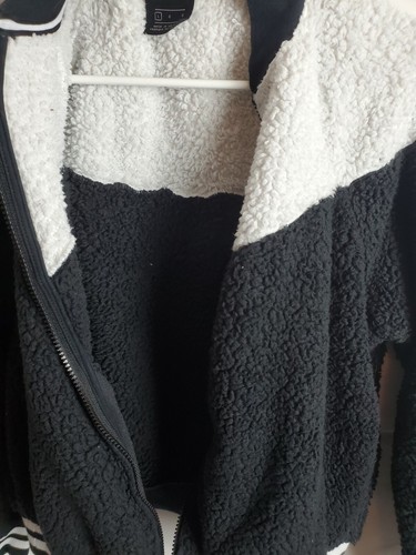 Nike Sportswear Sherpa Fuzzy Bomber Jacket Size L Womens Black White MSRP $100 - Picture 6 of 7