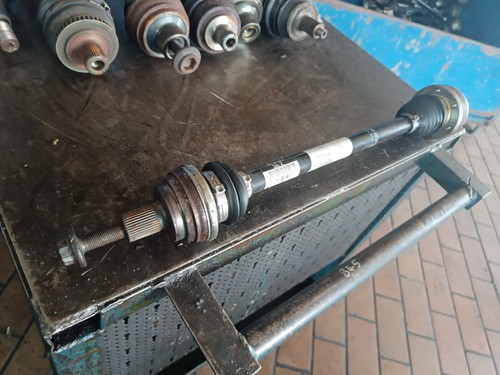 Neuwertig Antriebswelle hinten links Skoda Octavia 5E VW Golf 7 5G 5Q0501203A