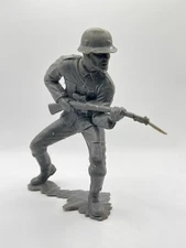 1963 Vintage LOUIS MARX German Soldier WWII Bayonet Lunge 6" RARE
