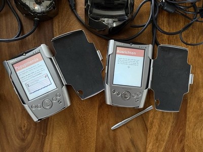 2x Dell Axim Pocket PC PDA / Handheld mit Zubehör & Ladestation   Windows Mobile