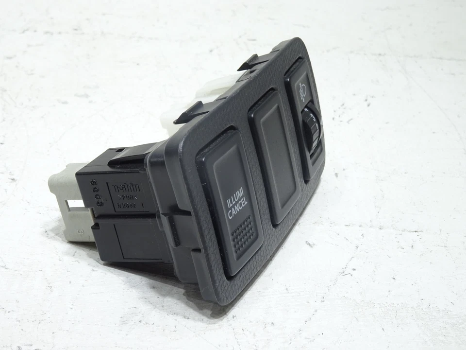 Interruptor de control de faros antiniebla Suzuki Swift Mk2 2005-2010 73312-62J00 Foto 2 de 4