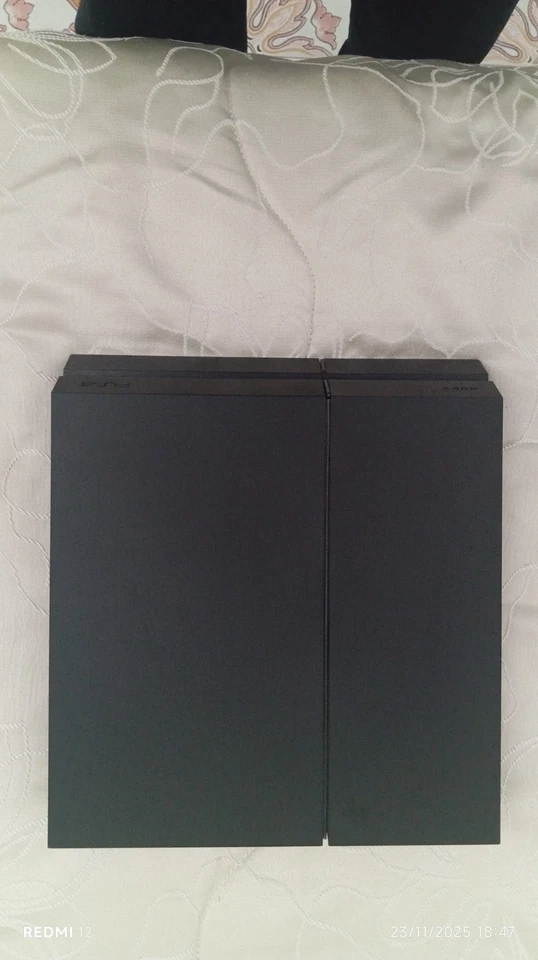 PS4 FAT 1TB CUH-1216A Pasta Termica NUOVA + JOYSTICK ORIGINALE e Cavi. - Immagine 2 di 4