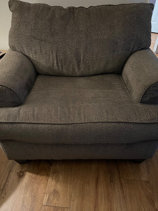 2 oversized chairs