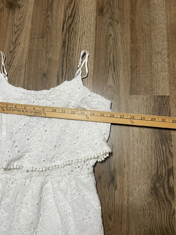 LA Hearts Romper, Women's Size Medium, White, Shorts, Eyelet - Image 4 of 4