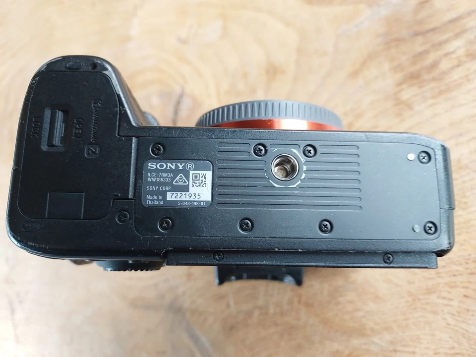 Sony Alpha 7R III, photo 3 of 5