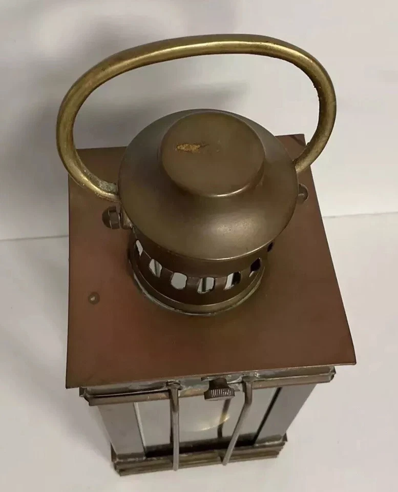 Vintage British Make Brass Ship Lantern 1930’s Nautical Oil Lamp - Image 2 of 4