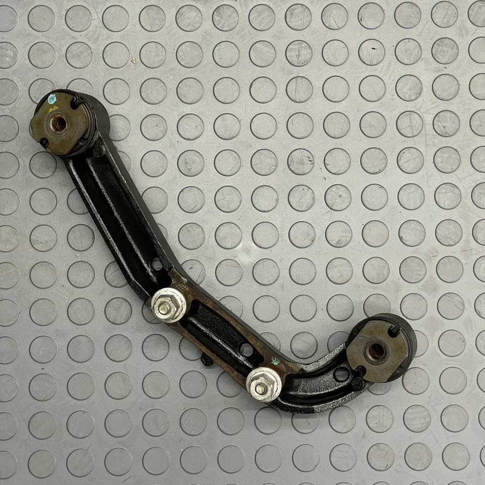 Chevrolet Tahoe 2015-2020 diferencial delantero derecho soporte de montaje OEM Foto 4 de 4