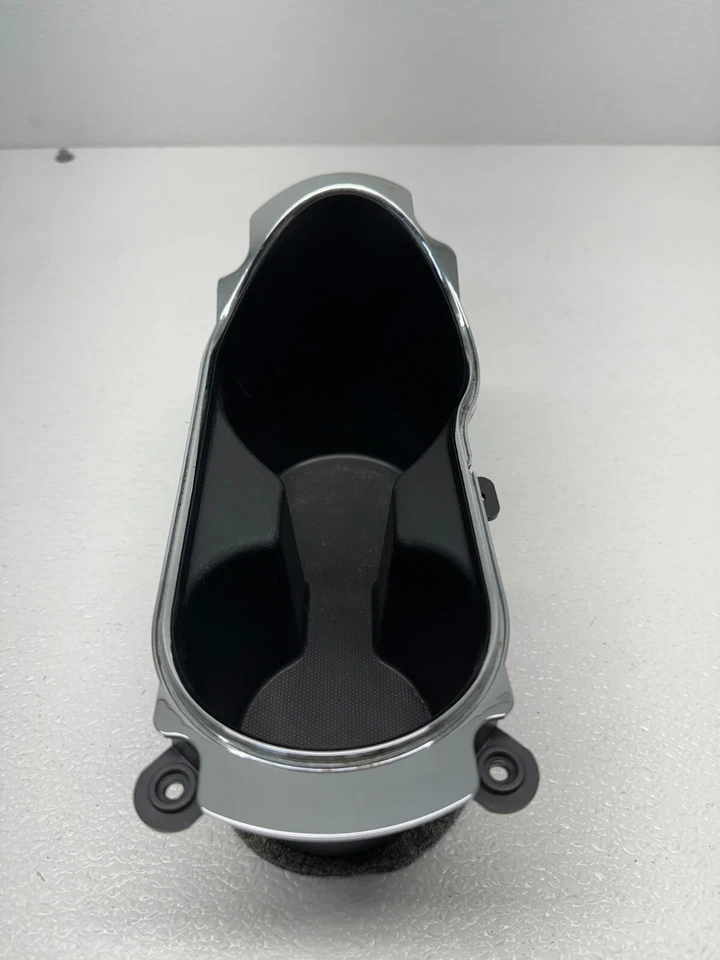 2010-2013 KIA FORTE ЦЕНТРАЛЬНАЯ КОНСОЛЬ ДВОЙНОЙ ПОДСТАКАННИК В СБОРЕ B27001-25031 OEM 221272 - Изображение 2 из 4