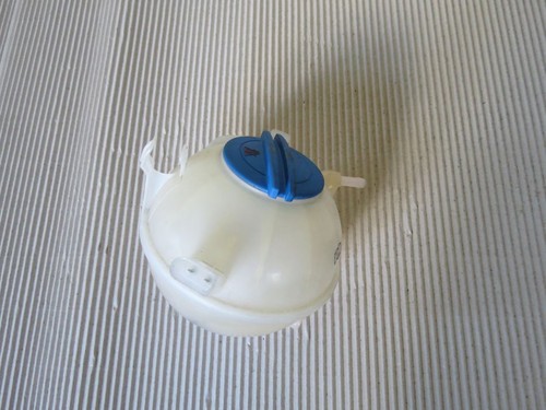 Original Audi Q3 8U Ausgleichsbehälter Kühlflüssigkeit A23918 1k0121407a