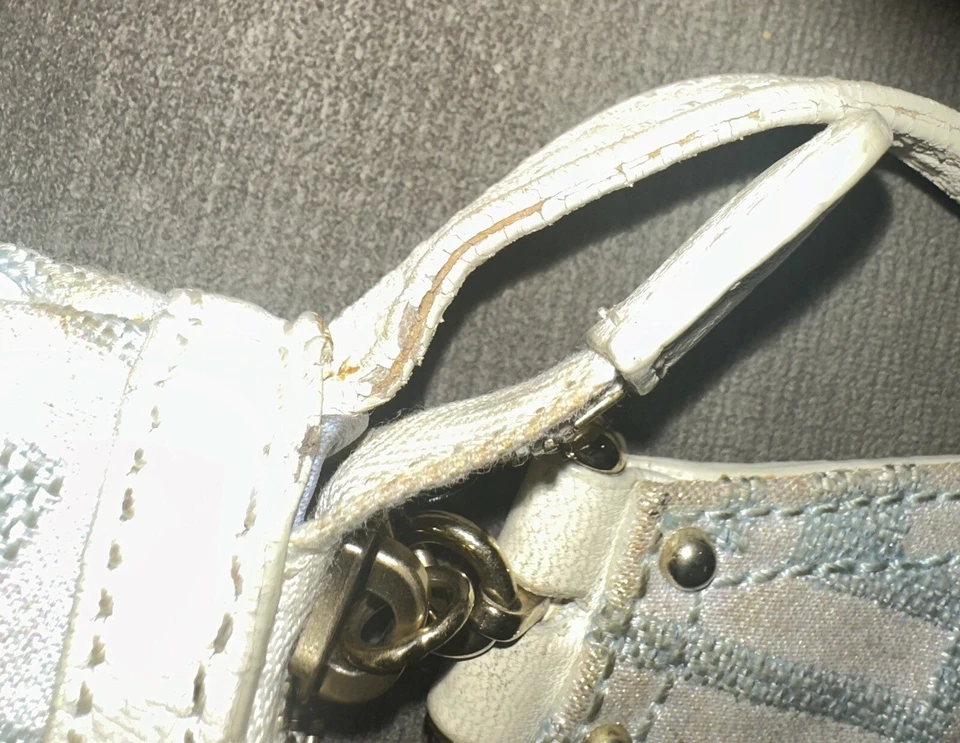 Fendi Pouchette Authentic - Image 4 of 4