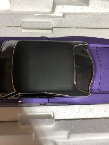 1970 Dodge Coronet SuperBee Plum Crazy 1:18 GMP 18860 w Black top - Picture 4 of 9