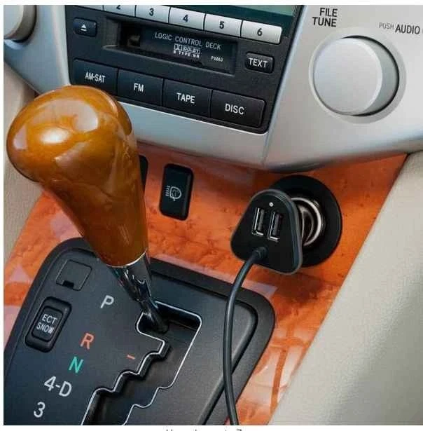 TECH AND GO 9.6 AMP 4-PORT FRONT AND BACK SEAT CHARGER - Image 3 of 4