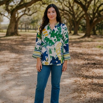 Chico's Top NWT Women's Size 2 (L) Lily Bells 3/4 Sleeve V-Neck Artsy Ivy League