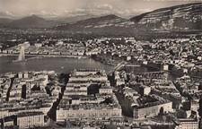 SUISSE GENEVE JET D EAU ET VUE GENERALE
