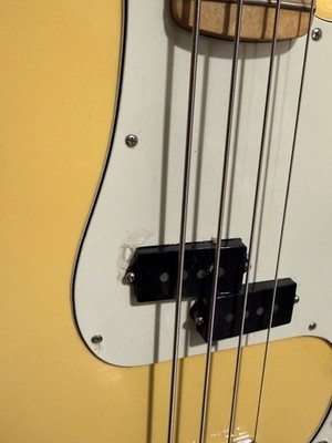 Fender Player Precision Electric Bass Guitar, Maple Fingerboard