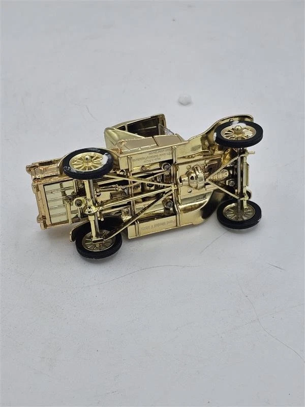 1925 Ford Model T Pickup -Diecast - Signature Legends in Gold Series - Image 3 of 4