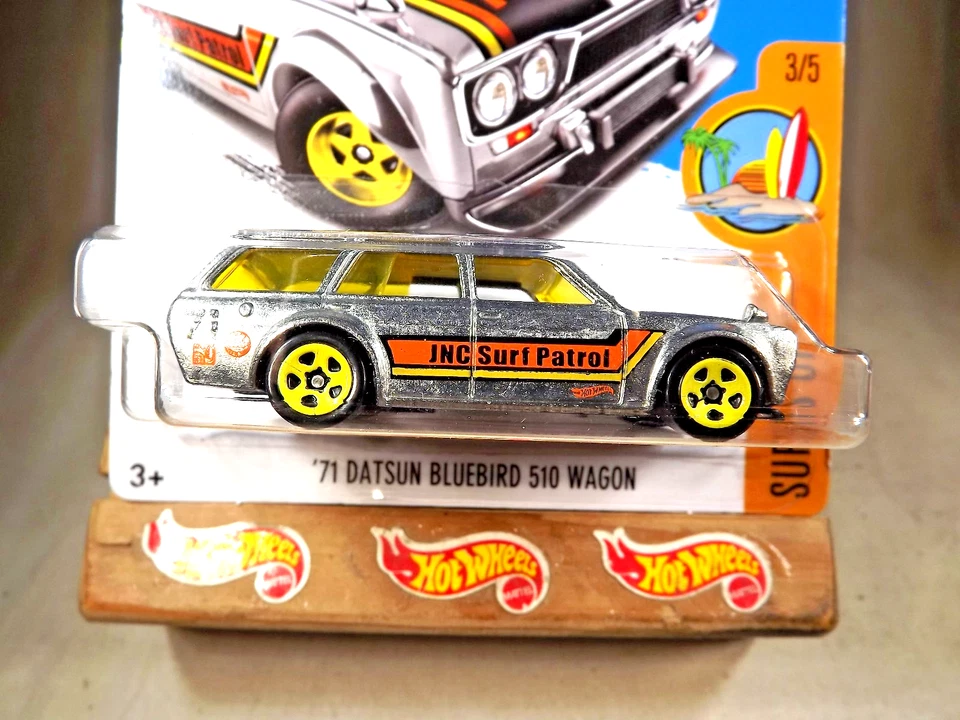 Vagón Datsun Bluebird 510 2017 Hot Wheels Walmart #14 Zamac Surf's Up 3/5 '71 Foto 2 de 4