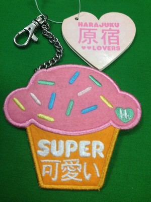 Sanrio Rare Gwen Stefani Collaboration Harajuku Cupcake Felt Vinyl Clip On 2006