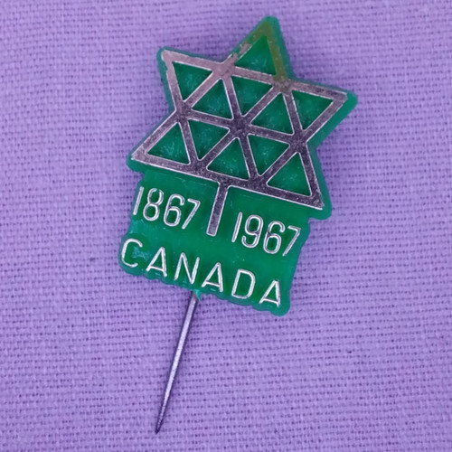 Vintage 1967 Canada Centennial Commission Green Plastic Pin