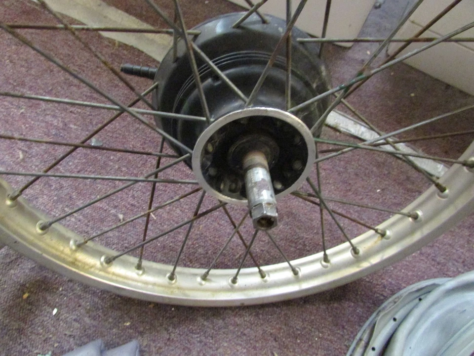 Llanta delantera OEM 1984 Honda Xr200r Foto 2 de 4