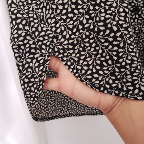H&M schwarz und beige Blattmuster Kragen Knopfleiste Langarm Bluse Größe 12 - Bild 8 von 13