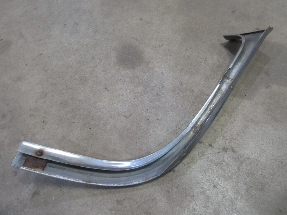 1954 Cadillac Deville sedã exterior para-brisa dianteiro acabamento lateral peça de moldagem D - Imagem 3 de 3