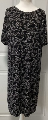 BCBGeneration Black &White Size X-Large Scoop Neck Short Sleeve Dress
