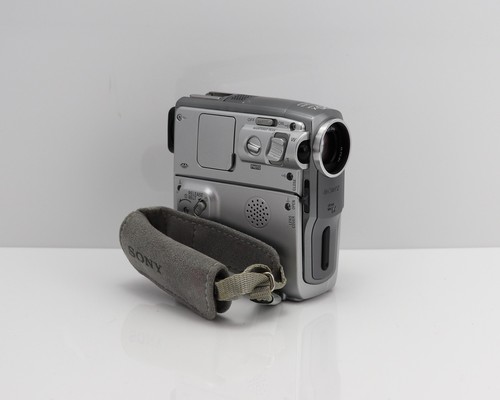 VIDEOCAMERA SONY HANDYCAM DCR-PC109E MINI DV VIDEOCAMERA DIGITALE A NASTRO IN SCATOLA - Foto 4 di 11