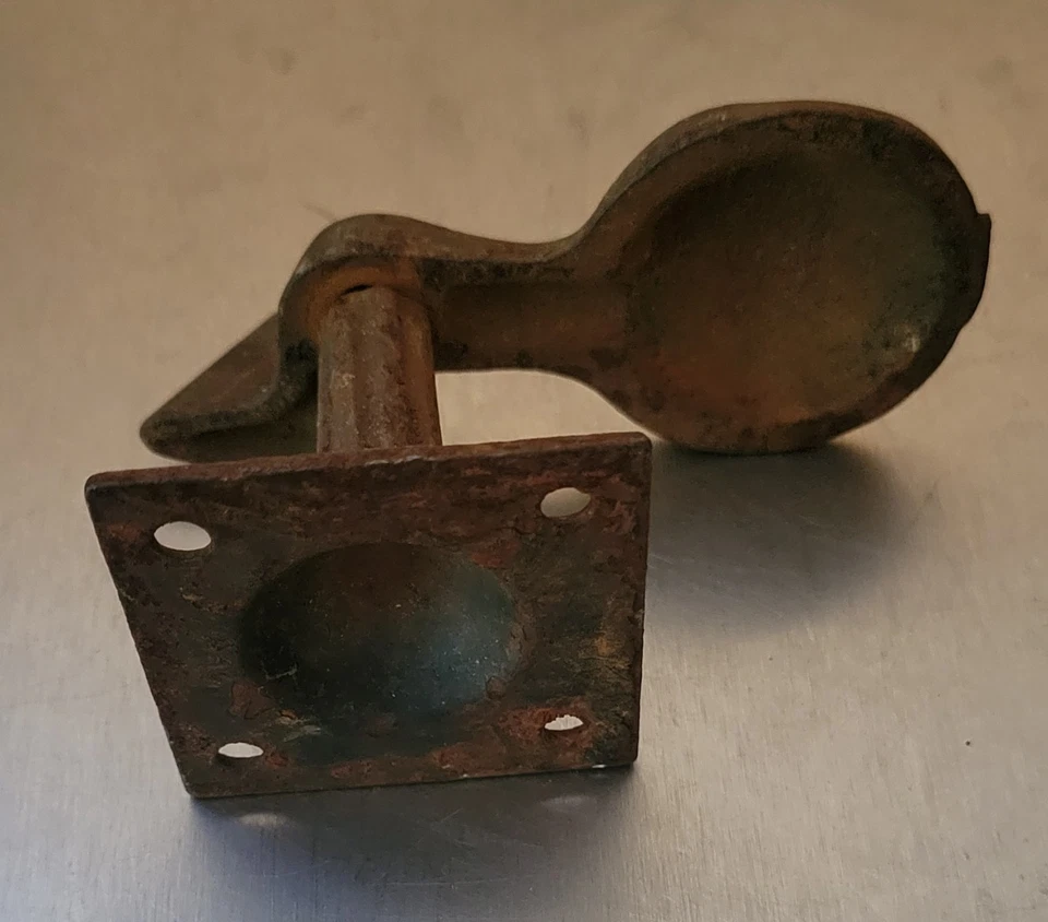 Obturador antigo design de concha marítima de ferro fundido para cães  - Imagem 4 de 4