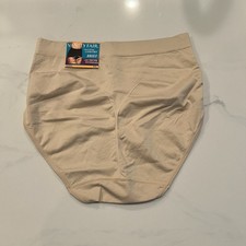 Vanity Fair Women s Beige Smoothing Comfort Rear Lift Briefs Underwear Size 7/L
