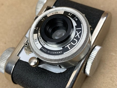 Tuxi Kunik vintage 1950s Subminiature Camera Made in Germany w/ Case - Clean - Picture 6 of 10