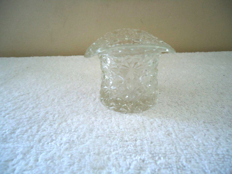 Vintage Clear Glass Designed Top Hat Toothpick Holder " BEAUTIFUL COLLECTIBLE "