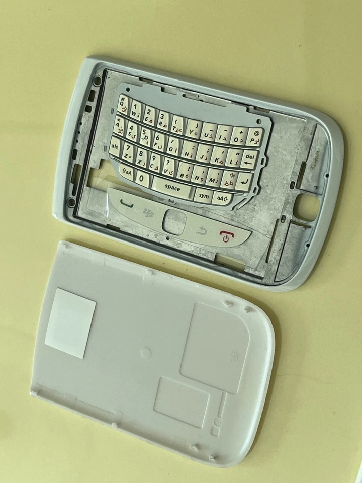 Blackberry 9800 Torch Housing Cover White With Button - Image 2 of 4
