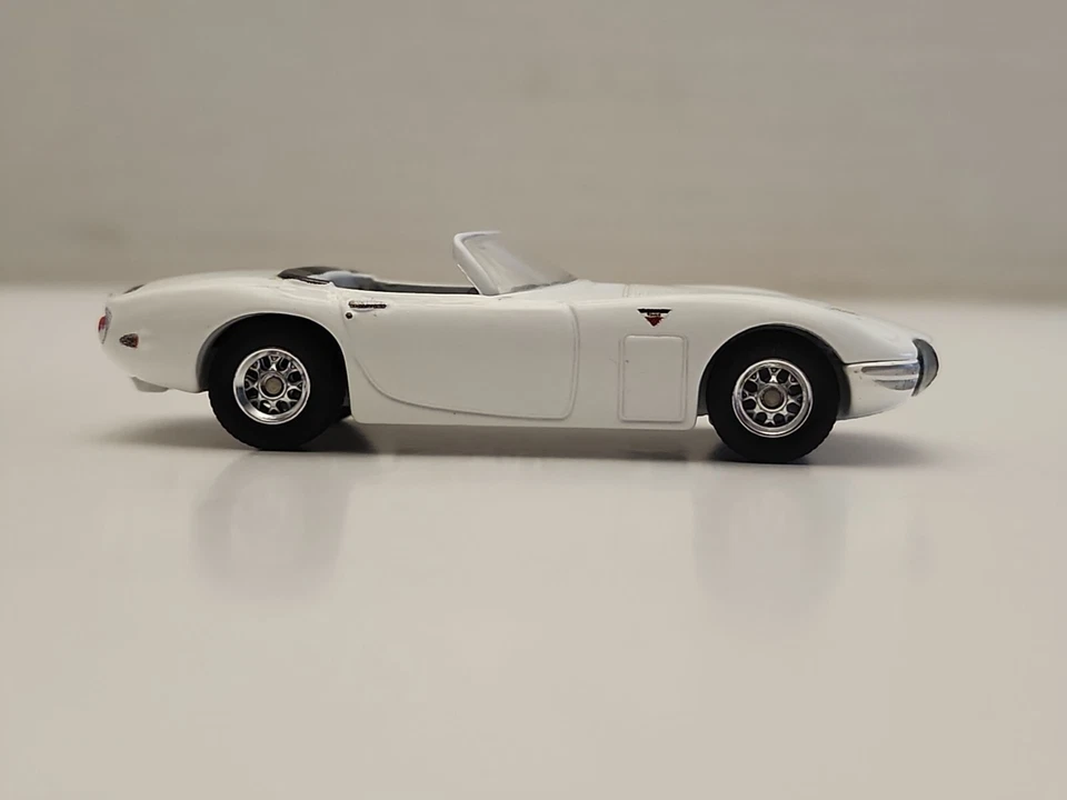 Hot Wheels James Bond 007 You Only Live Twice Toyota 2000 GT Roadster HW Retro Foto 4 de 4