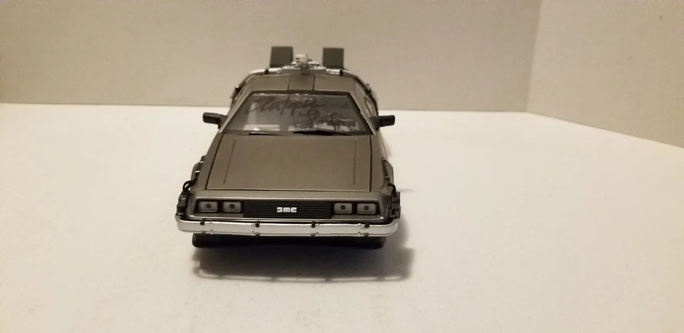 Back to the Future DeLorean Time Machine"Signature Edition"1/18 By Danbury Mint - Image 4 of 4
