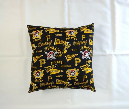 MLB PITTSBURGH PIRATAS ALMOHADA DE ALGODÓN COMPLETA 15 X 15 - REGALOS 4 ESTILOS - Imagen 12 de 12