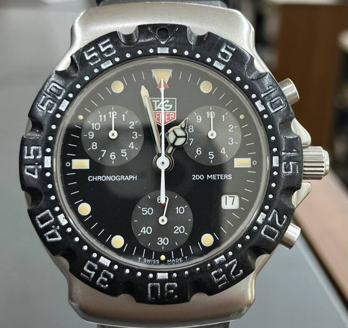 TAG Heuer Formula 1 CA1211-R0 Chronograph Quartz Date Mens Watch Japan