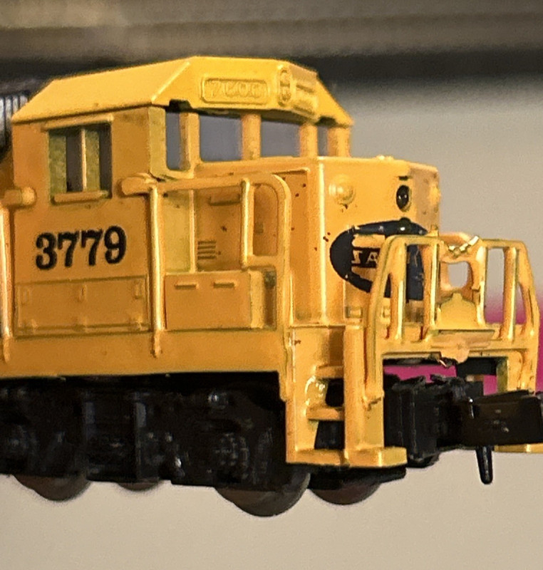 N Scale Life-Like GP-40 Locomotive. RUNS, See Video. 7788 SANTA FE with Case.