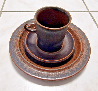 Arabia Ruska Finnland Frühstücks-/Kaffeegedeck, Tasse, Unterteller, Kuchenteller