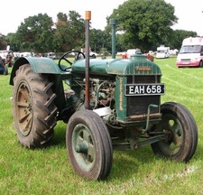 Photo 6x4 Vintage Fordson Model N tractor Little London/TG1823 The Fords c2017