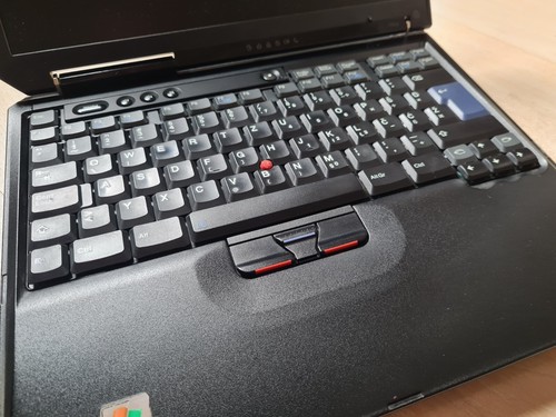 IBM Thinkpad R40E Intel Pentium 4 2,0 GHz 752MB/20GB ATi IGP 330M DVD USB - Bild 3 von 9