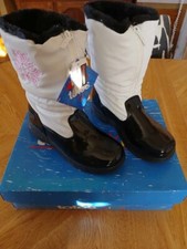 Girls Size 5 Youth Vanness Totes Insulated Waterproof Snow Boots  NWT