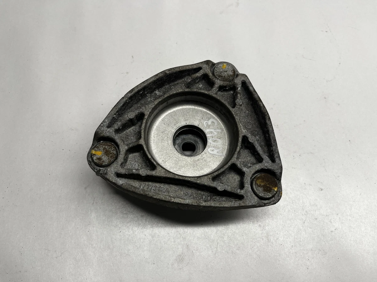 2015 BMW X5 F15, F85 Rear Right Shock Absorber Bracket 686786402 